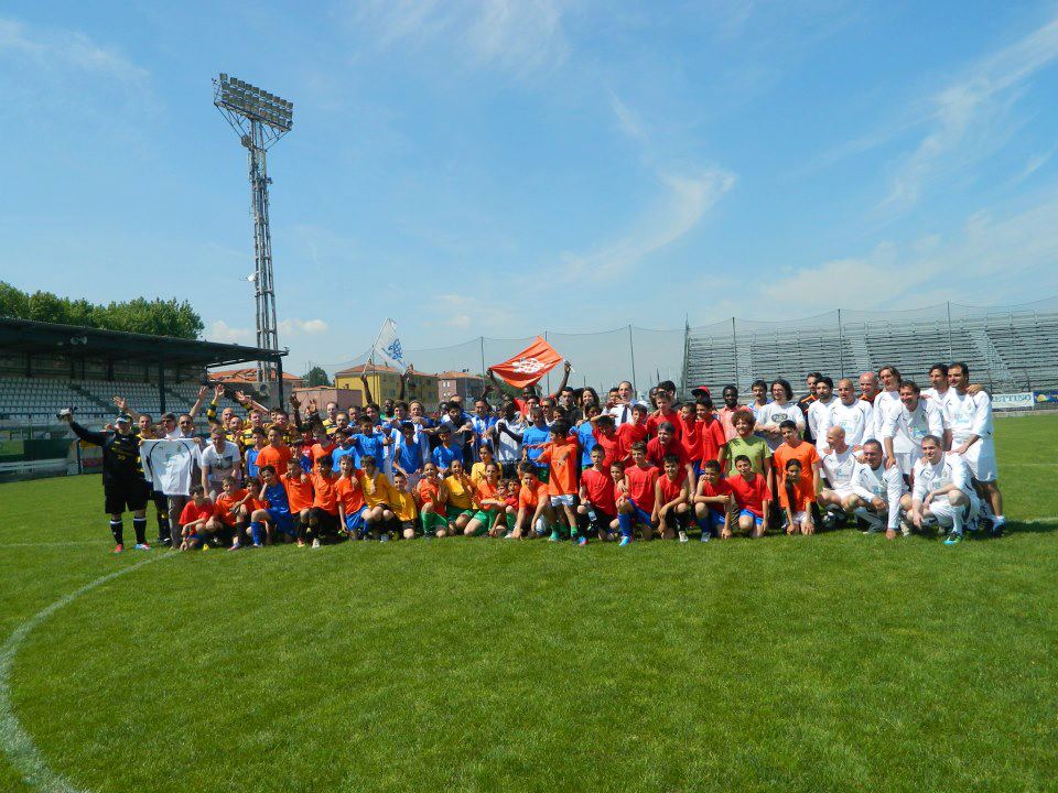 foto di gruppo per la giornata Nessuno Fuorigioco a Venezia